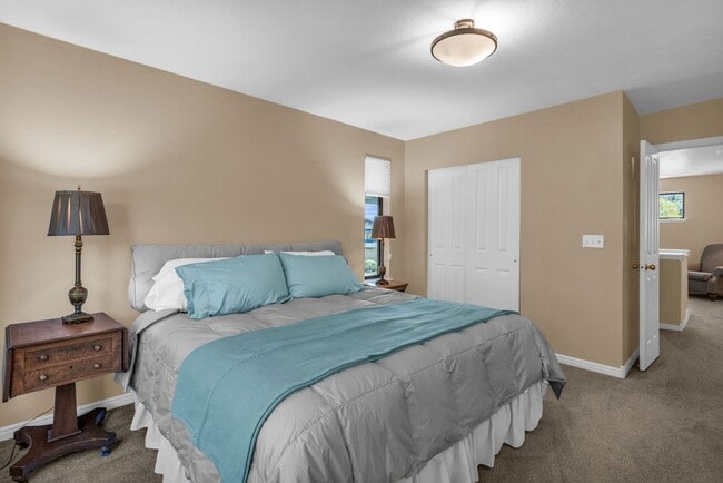 Building Photo - Cottage Loop Townhome