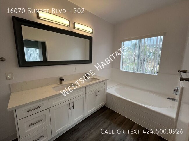 Building Photo - 16070 Sunset Blvd