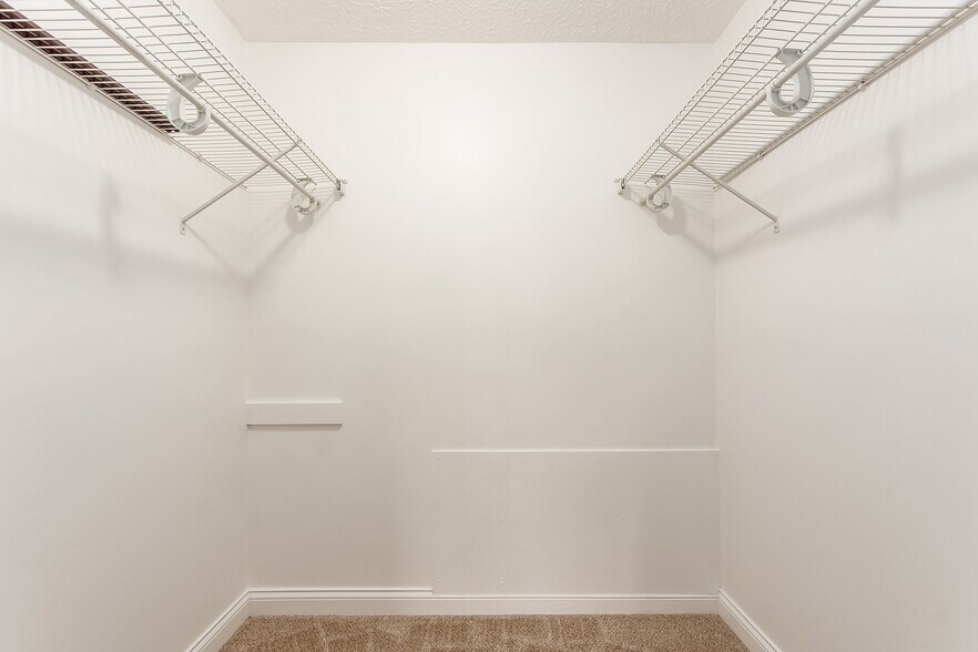 Building Photo - 2257 Hedgerow Road