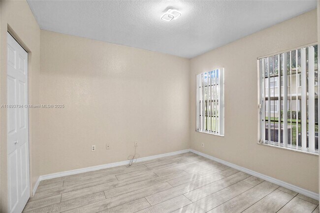 Building Photo - 1008 Belmont Ln