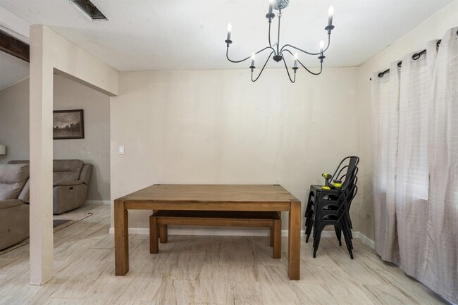 Building Photo - 131 Northill Dr