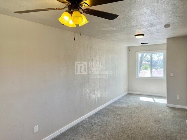 Building Photo - 7402 Treasure Trail Cir