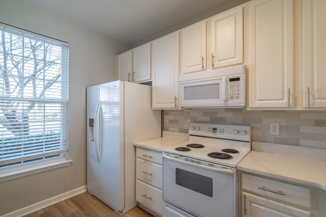 Building Photo - A Cozy 2bedroom Town home in Fort Mill