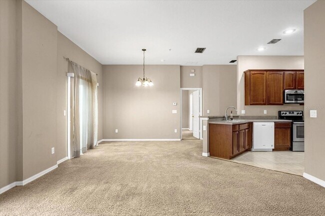 Building Photo - 2811 Pine Oak Trail