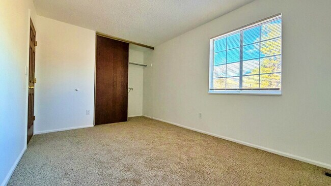 Building Photo - Fantastic 4 Bed 3 Bath 2 Car Garage Home in Aurora Highlands! NEW Carpet! NEW Paint! NEW Bathroom...