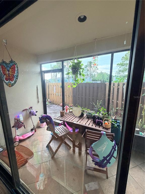 Building Photo - 720 N Village Dr