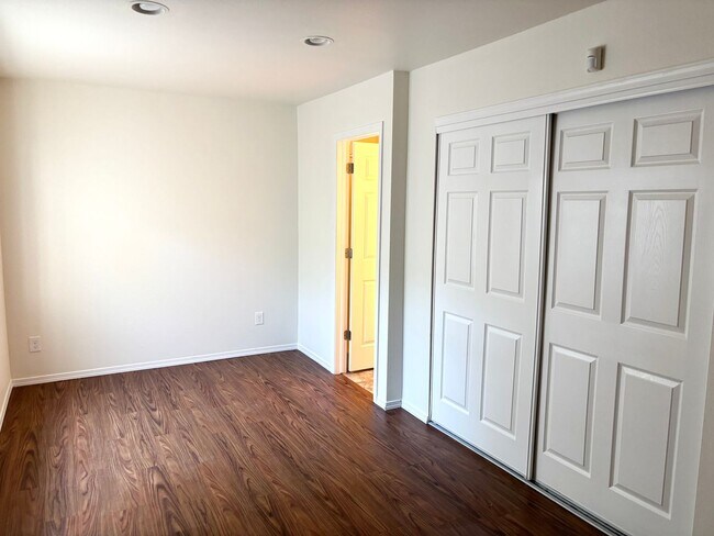 Building Photo - Beautiful 3bd, 3 bath single family home bedroom for rent in Aurora 80016
