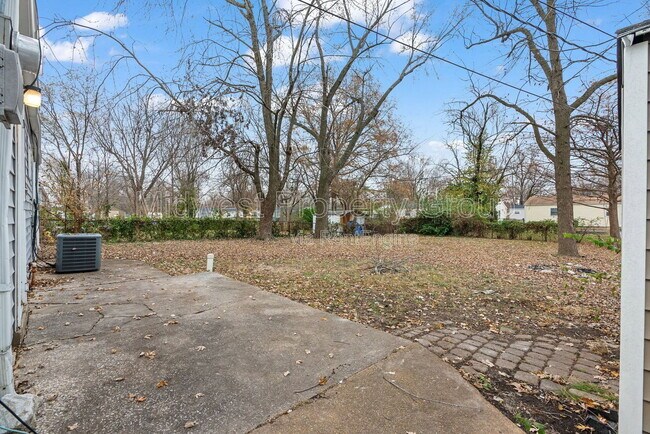 Building Photo - 1414 E Pitman Ave