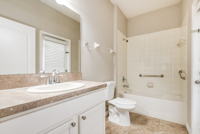 Building Photo - 5755 Coquyt Dr