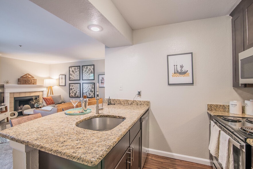 Mountain View Crossing apartments — community photo - Mountain View Crossing