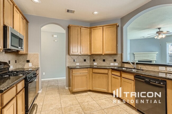 Building Photo - 24547 Bella Veneza Dr