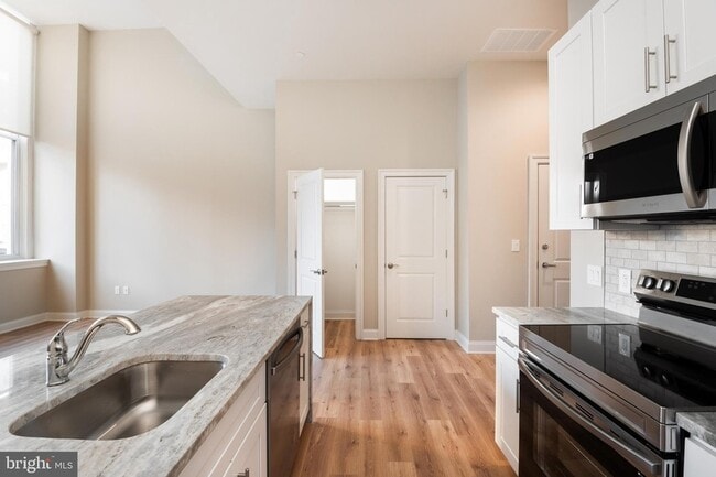 Building Photo - 2121 41 Market Street Unit 103