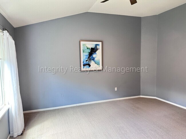 Building Photo - 10163 Foxridge Cir