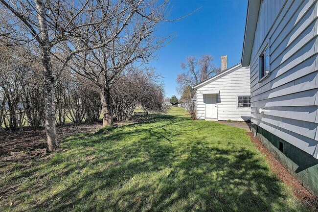 Building Photo - Charming Cornelius Home with Hardwood Floors, Detached Two-Car Garage, Expansive Outdoor Living &...