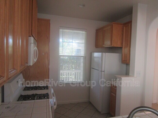 Building Photo - 1825 Acari Ave