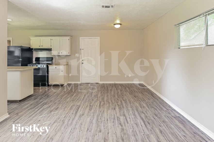 Building Photo - 712 McCardell Dr