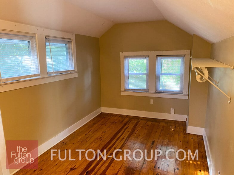 Building Photo - 710 Veto St NW