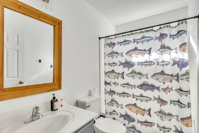 Building Photo - Gorgeously Updated 4 Bed/3.5 Bath in Tranquilla Hall - Buckhead