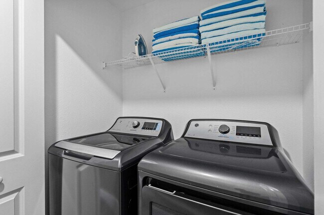 Building Photo - 4291 Paragraph Dr