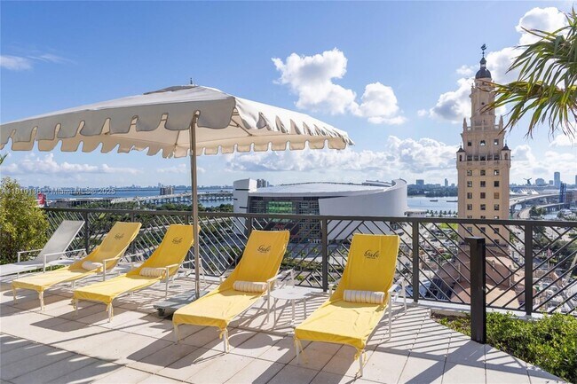 Building Photo - 159 NE 6th St