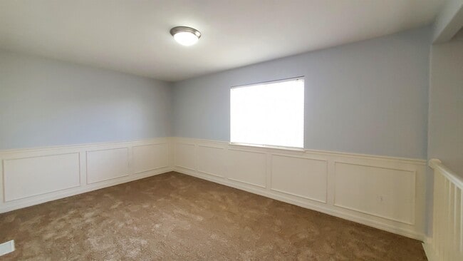 Building Photo - 483 E Apple Blossom Dr