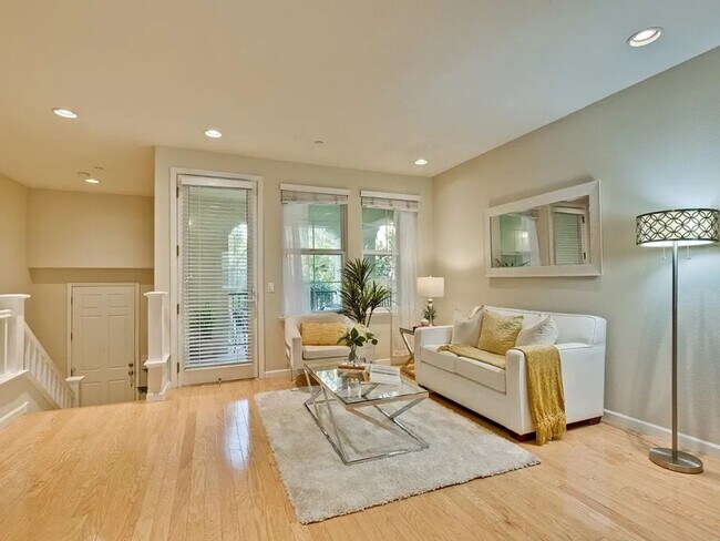 Building Photo - SAN JOSE-beautiful  townhome with tandem two car garage, newer construction
