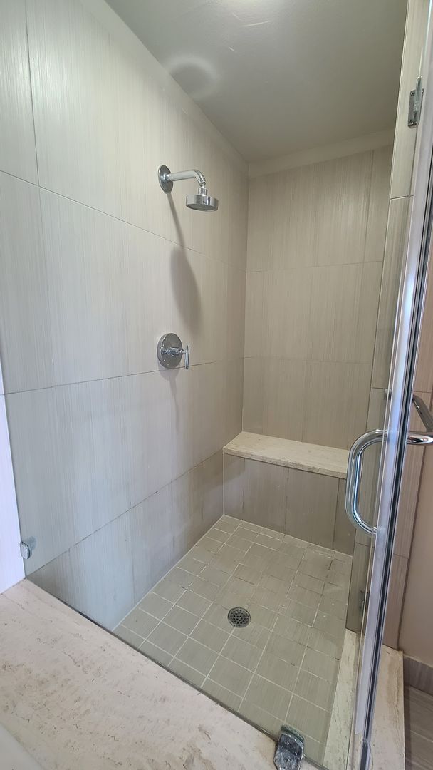 Building Photo - 2 Bedroom Condo located in Park House.