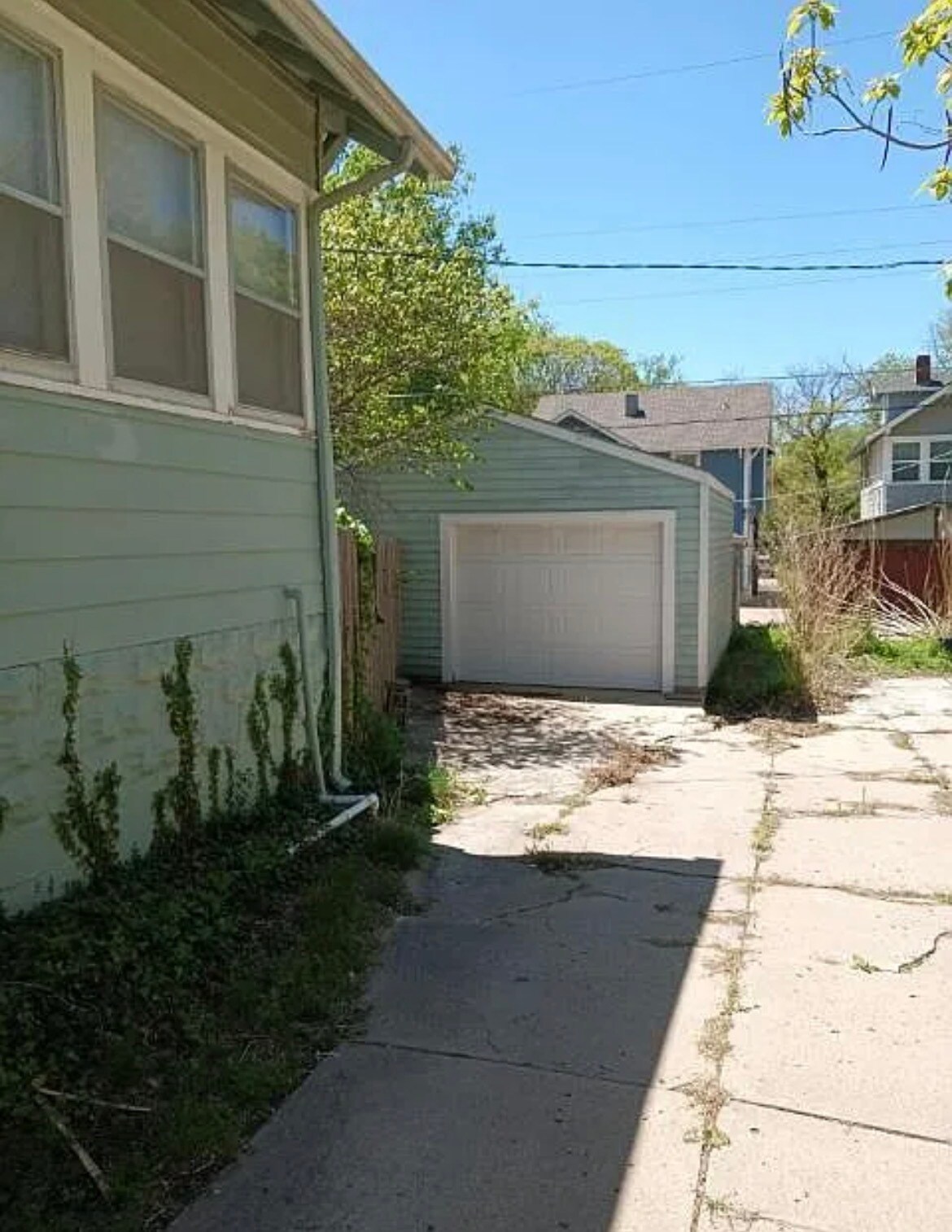 Building Photo - 363 N Vassar Ave