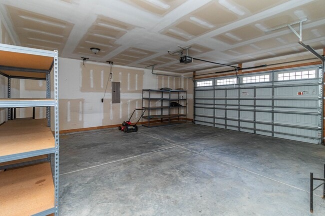 Building Photo - 210 Twilight Dr