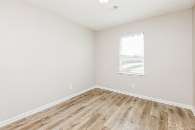 Building Photo - 13120 Tower Ln