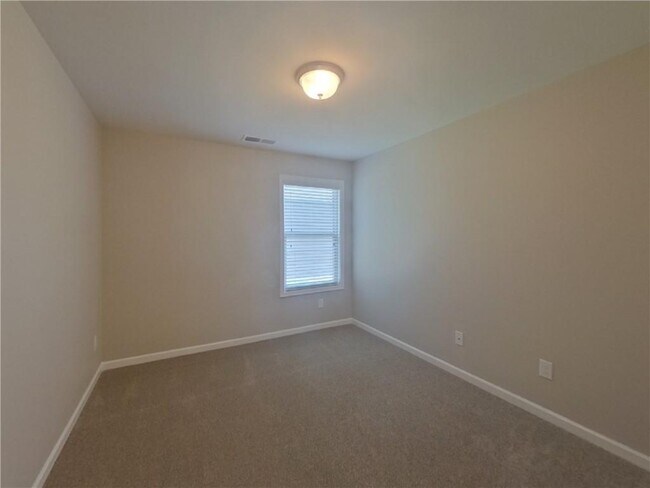 Building Photo - 730 Ireland Ln