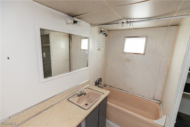 Building Photo - 17861 Palm Creek Dr