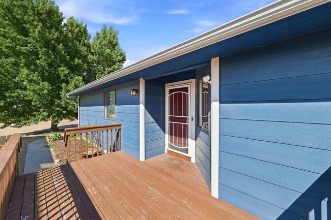 Building Photo - $2,300.95 with $300 Off the First Month's Rent - 3 Beds, 3 Bath, Single Family Home with Solar Pa...