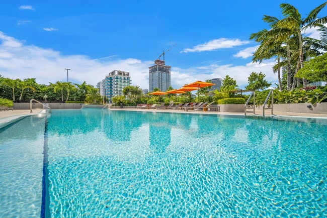 Building Photo - 700 NE Miami Pl