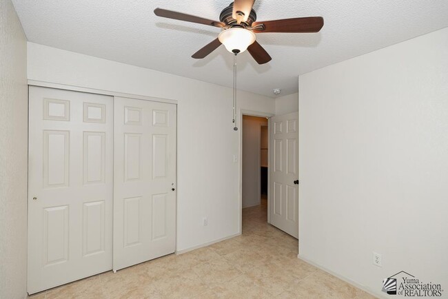 Building Photo - 4067 S Sunlight Way