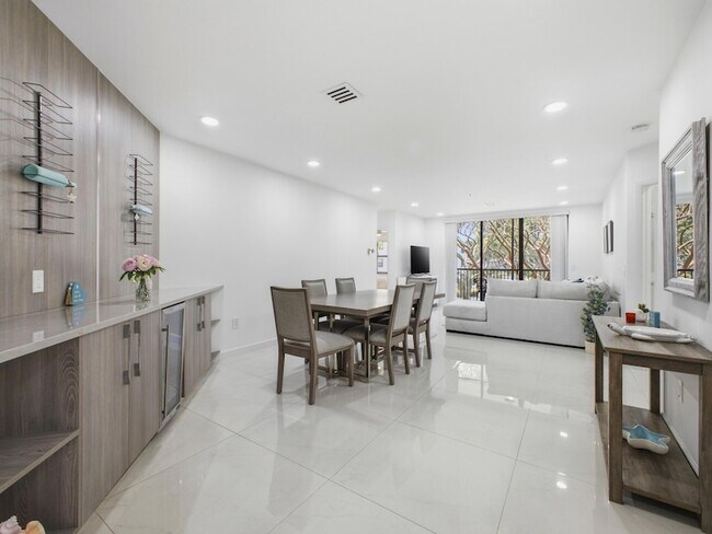 Building Photo - 5157 Floria Way