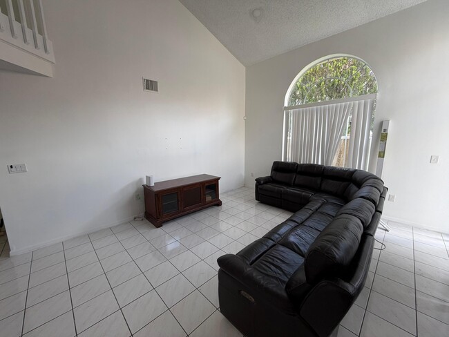 Building Photo - 3780 Amalfi Dr