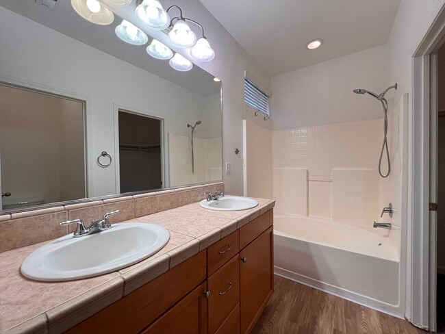 Building Photo - 4 bedroom Fernley Home.