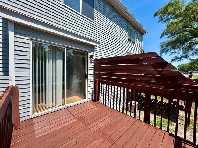 Building Photo - Two Bedroom Home in Southwest Grand Rapids