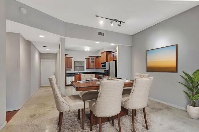 Building Photo - 1620 Presidential Way