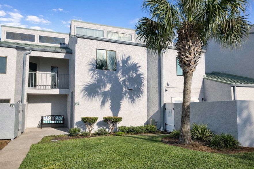 Front of unit - 930 Gulf Shore Dr