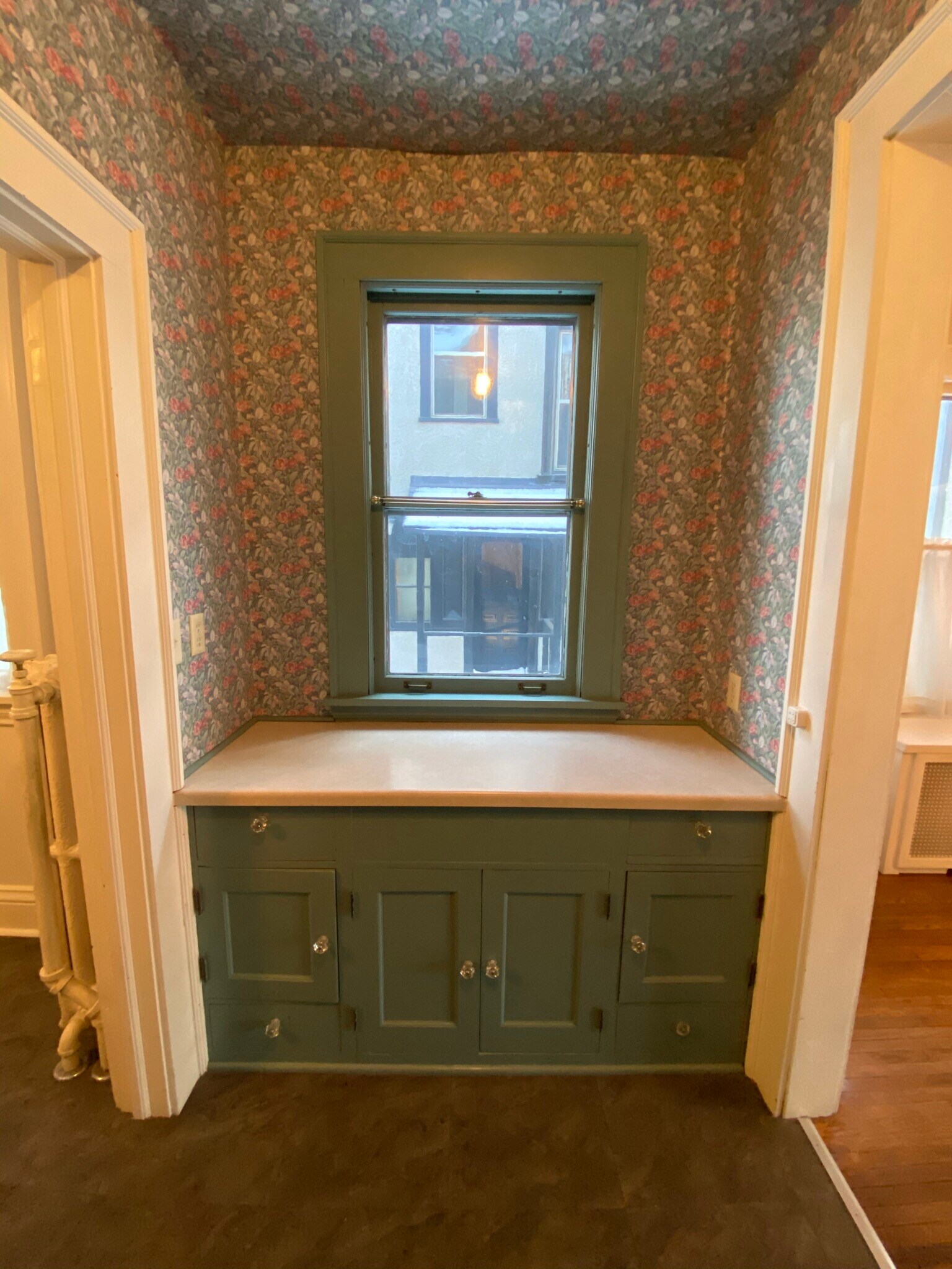 Building Photo - 589 Lincoln Ave