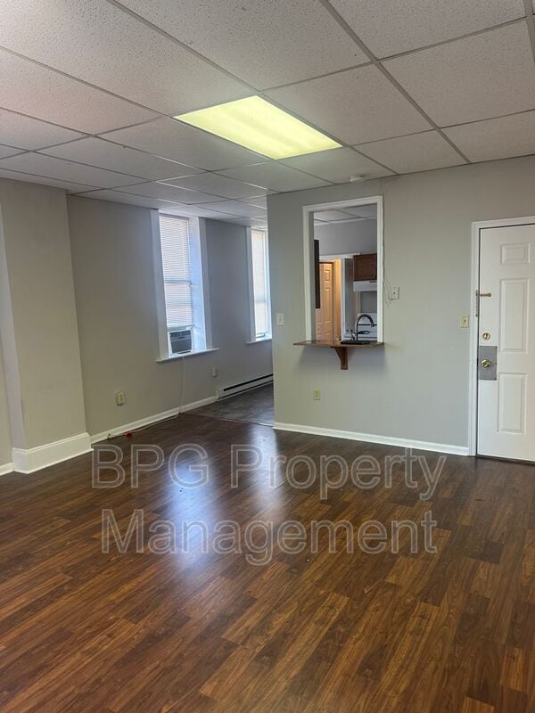 Building Photo - 95 N Main St