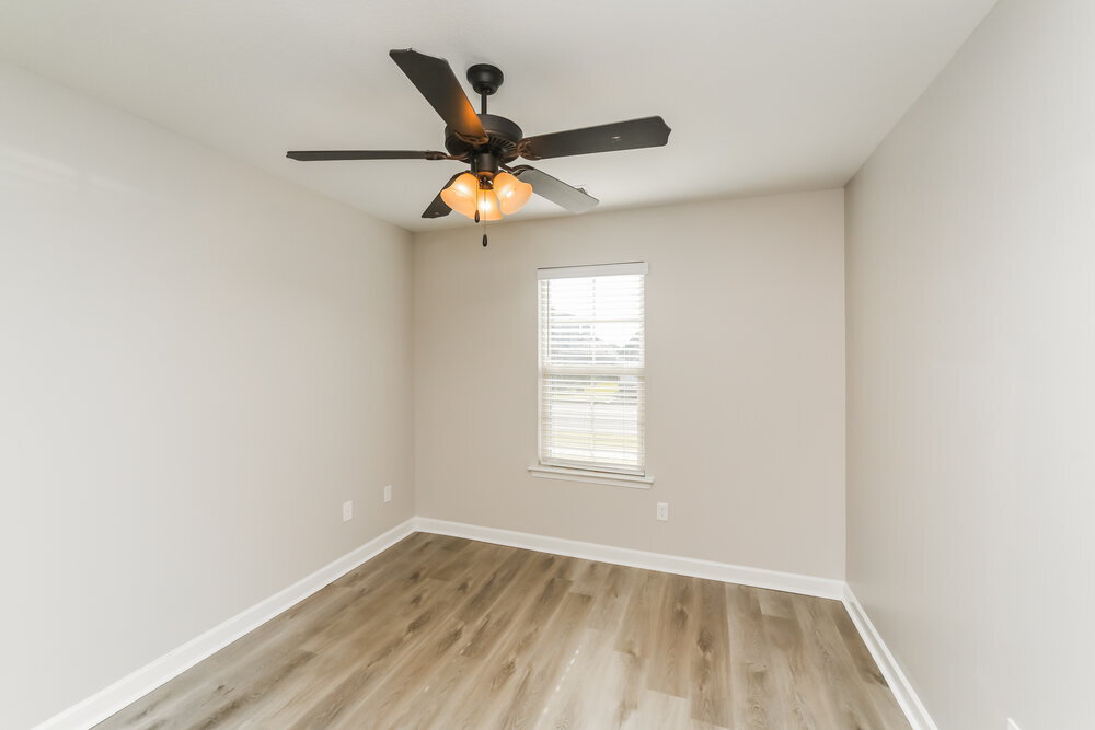 Building Photo - 7898 Ironwood Dr