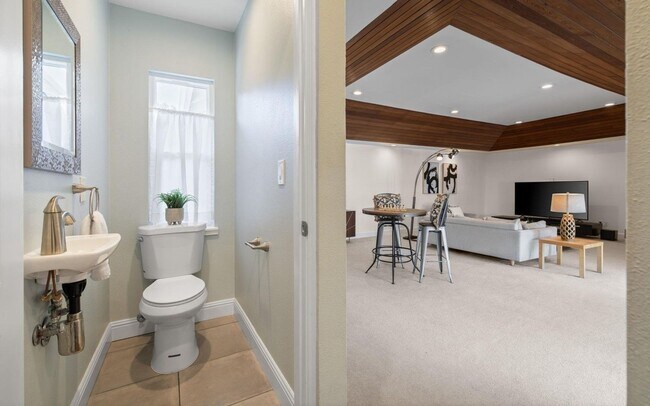 Building Photo - Beautiful Single-Story Home with Pool in Prime Concord Location –