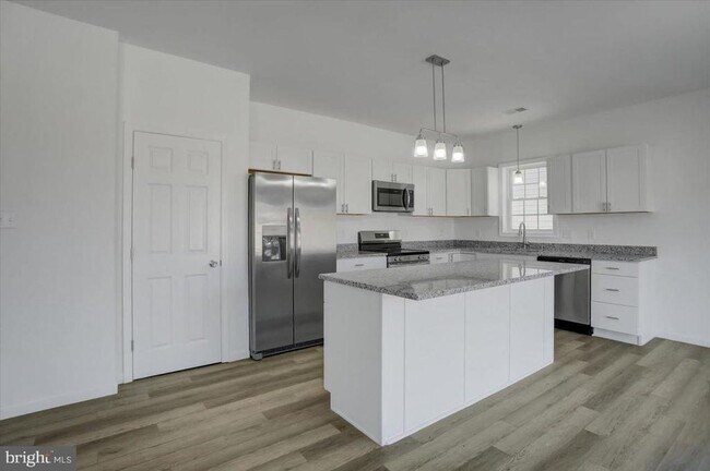 Building Photo - 301 Grandview Ave