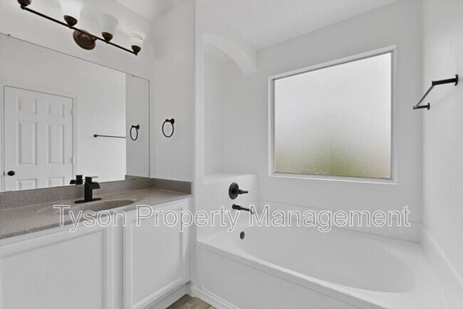 Building Photo - 10339 Vendaval Ave NW