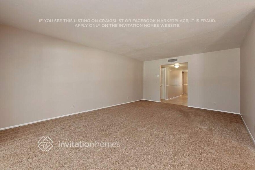 Building Photo - 3029 S Country Club Way