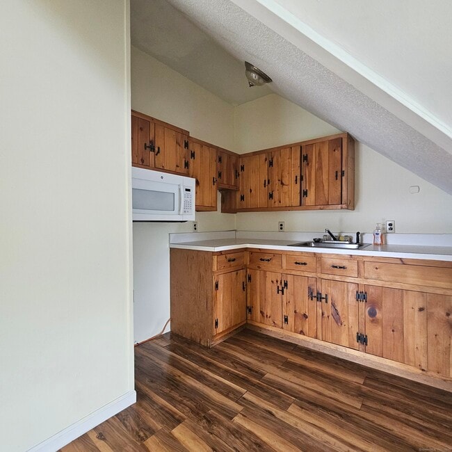 Building Photo - 125 Brightwood Ave