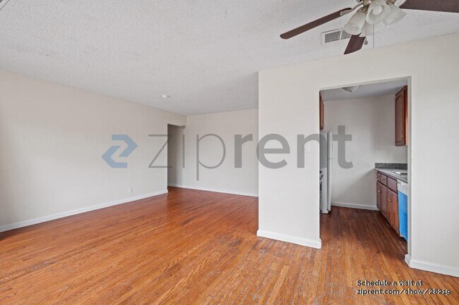 Building Photo - 2123 Peppertree Way